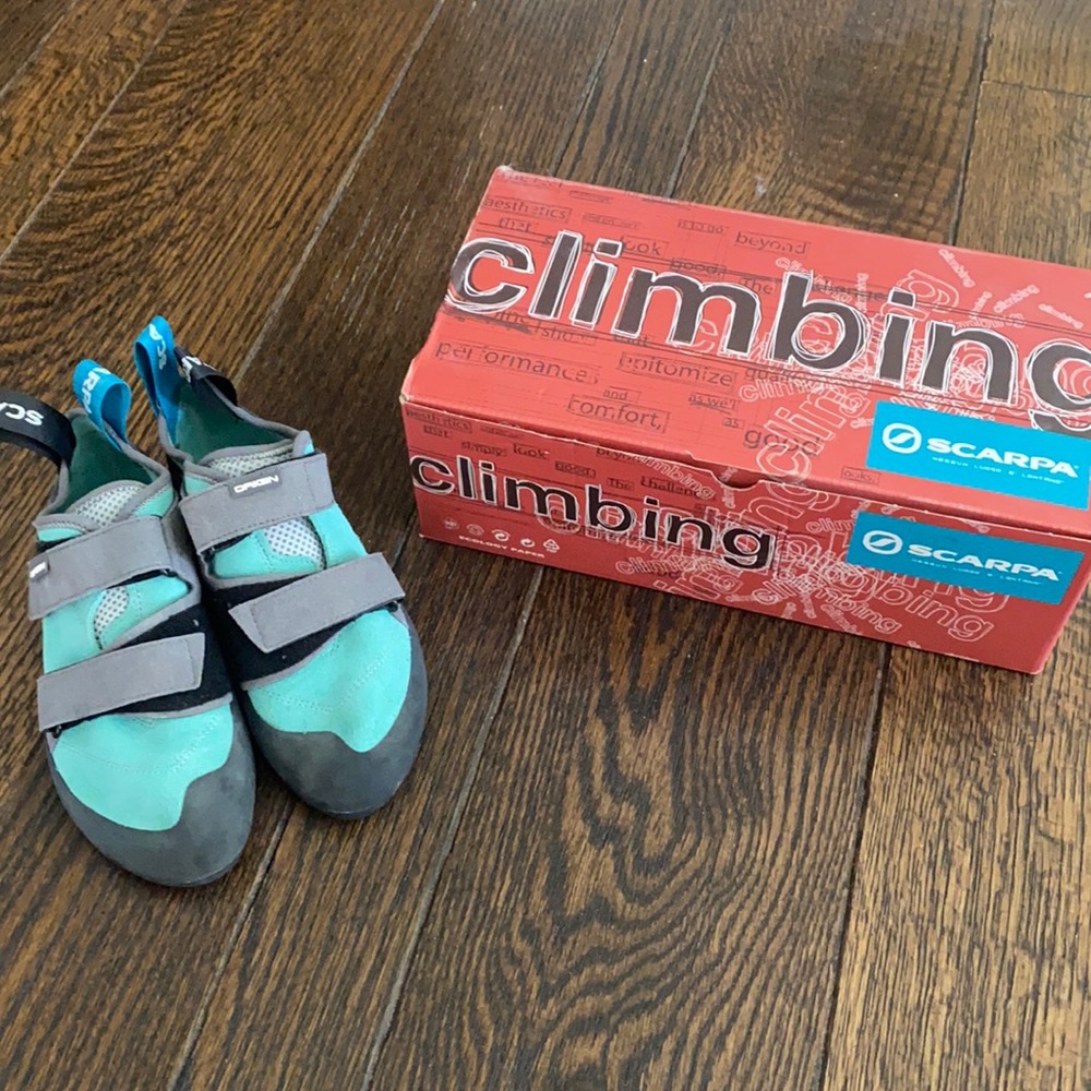 Lightly used Scarpa climbing shoes great condition size 7.5